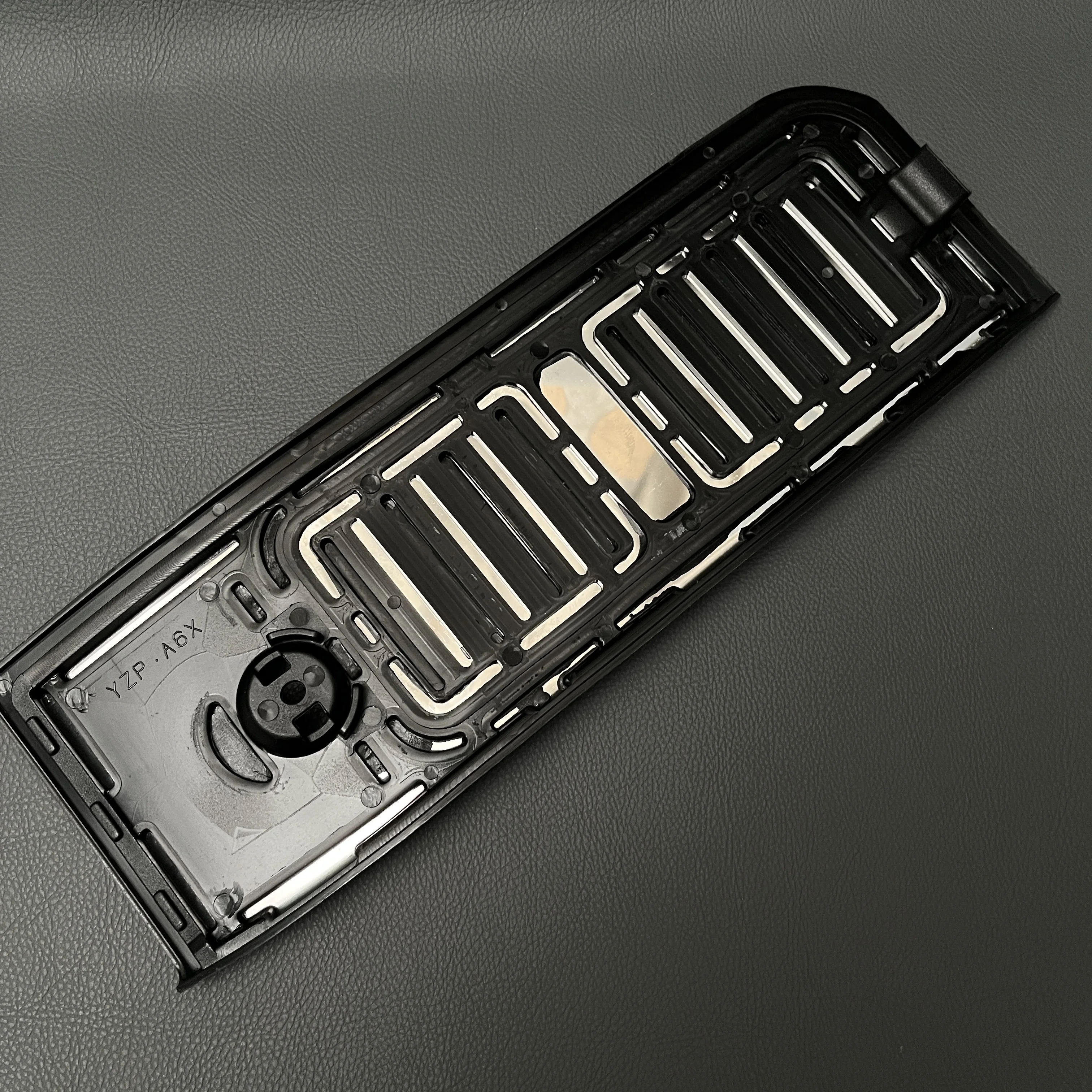 3PCS For Audi A6 C8 Stainless Steel AT Sedan Auto Stainless Steel Fuel Brake Footrest Pedal Car Pedals Pad