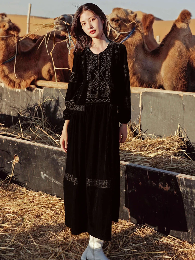 Black Boho Dress: The Weekly Style Edit - Middle of Somewhere