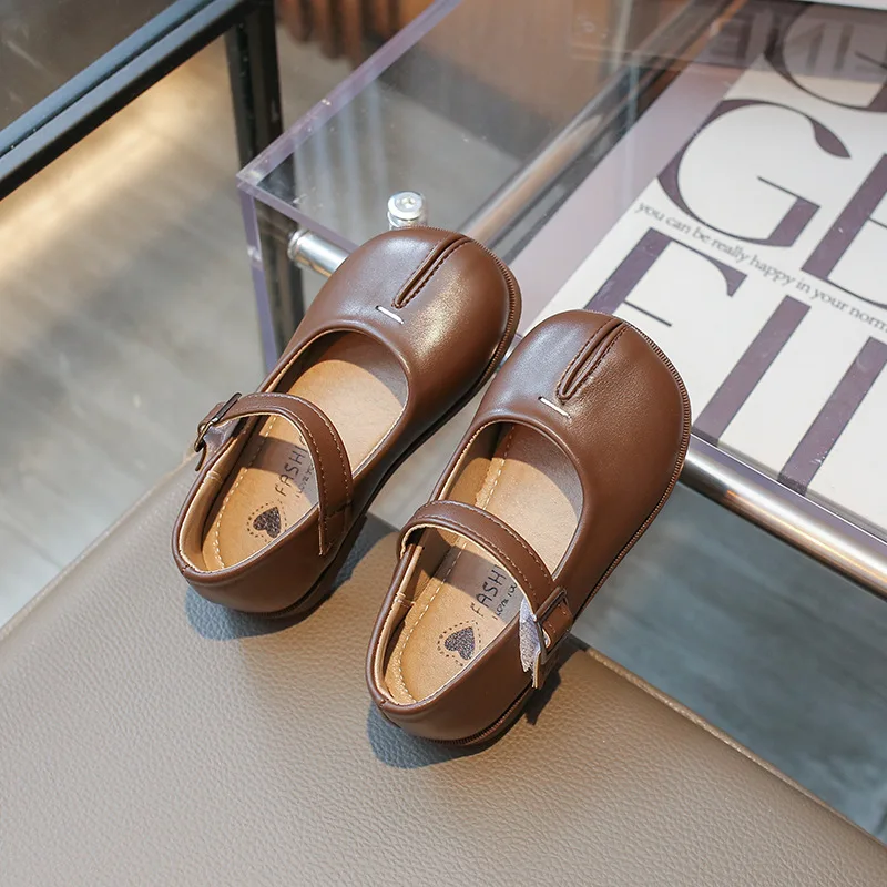 New Children Leather Shoes for Girls Shoes Kids Soft Bottom Anti-skid Outside Walking Shoes Split Toe Prom Party Footwear 4