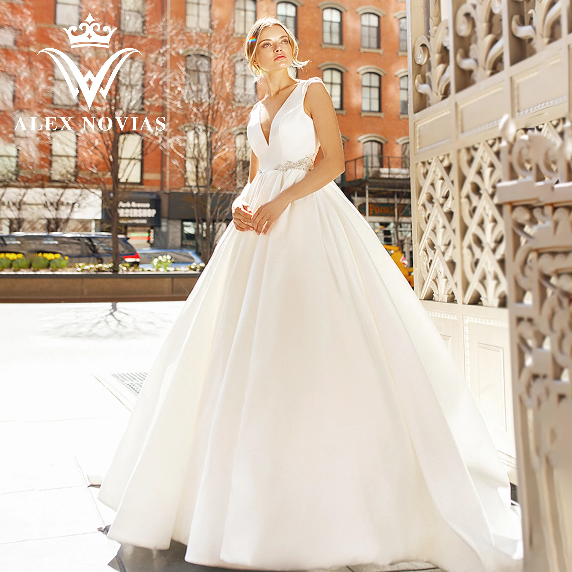 

Свадебное атласное платье ALEX NOVIAS, современное бальное платье с V-образным вырезом, аппликацией, бисером и открытой спиной, 2023