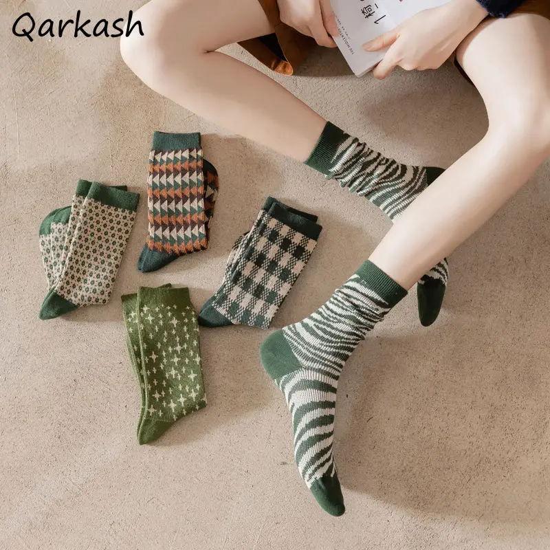 

Socks Women New Vintage Middle Tube Comfortable Fall Artist High Elasticity Korean Trendy Retro Design Soft Mujer Christmas Gift