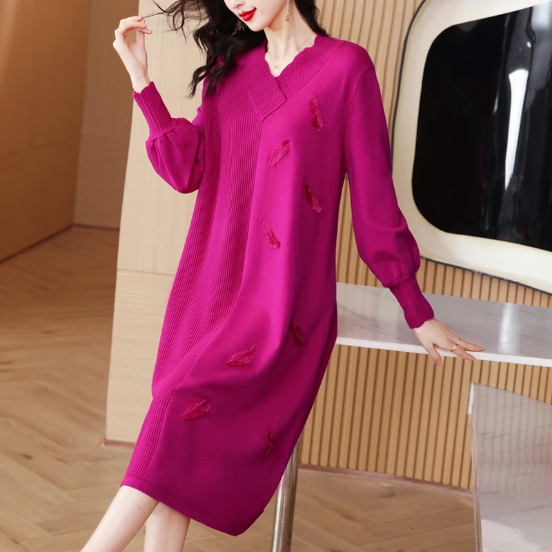 

2023 Autumn and Winter New Knitted Elastic Dress Women's V-neck Loose Large Print Slim Knee Length Jacquard Woolen Dress