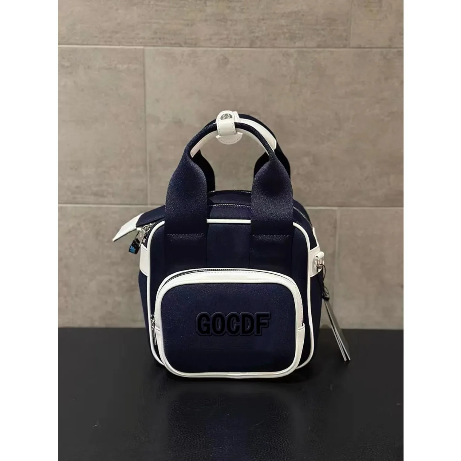 

2024 New Golf Clothing Bag Lightweight Fashion High Quality PU Material Golf Handbag 골프백