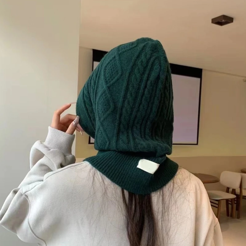 Рисунок 2 - Женская теплая вязаная шапка для ушей