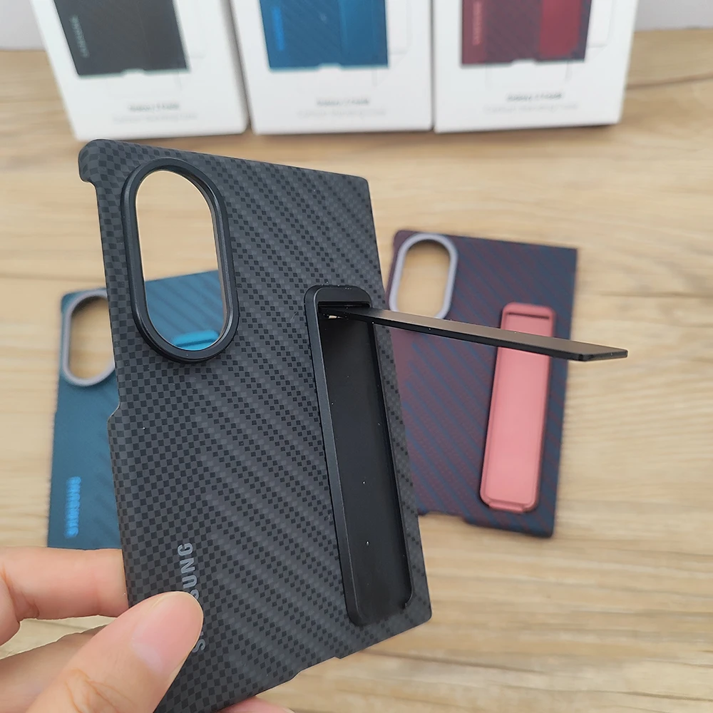 Premium Carbon Fiber Texture Standing Case – Ultra Slim & Shockproof Protective Cover for Samsung Galaxy Z Fold8