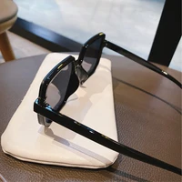 Lunettes de soleil carrées Vintage pour femmes et hommes, à grande monture, de luxe, Design de marque, tendance, UV400, lunettes de conduite 2