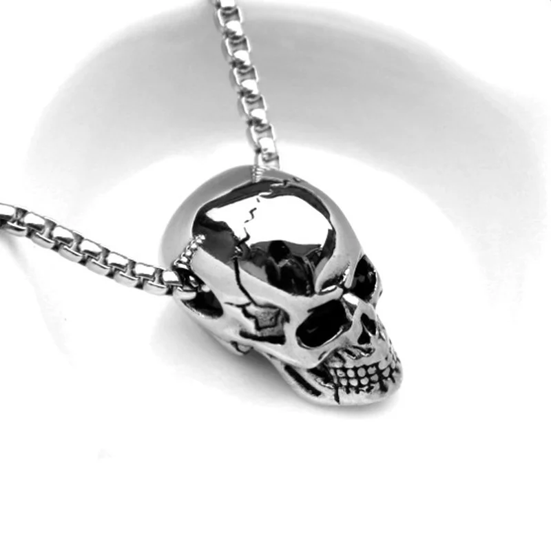 Skull necklace main image 0