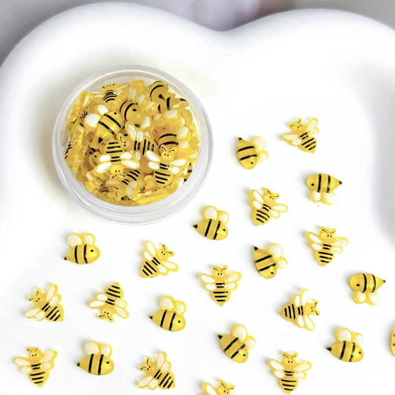 50pcs Random Mixed Resin Cute Cartoon Bee Nail Art Charm Mini Exquisite Nail Ornaments Nail Decoration DIY 5