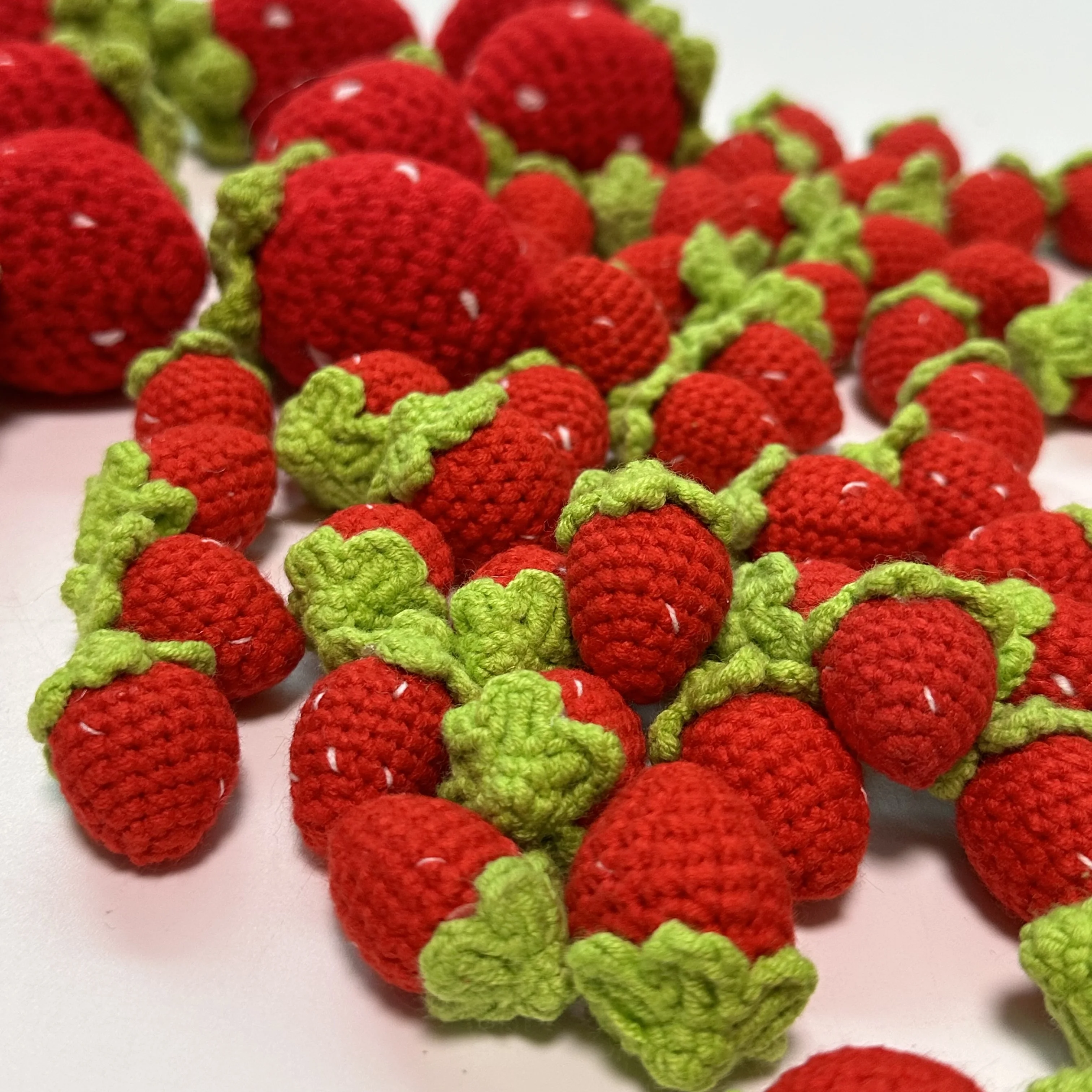 Tizee Set Di 2 Portachiavi A Forma Di Frutta, Ciondoli Per Borsa Kawaii, Fragola, Ciliegia E Limone, In Lega E Resina, Regalo Simpatico