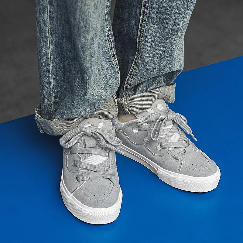 Women Casual Sneakers 2023 Spring New Fashion Lace Up Flats Women Running Sports Shoes Plus Size Ladies Vulcanize Shoes Unisex