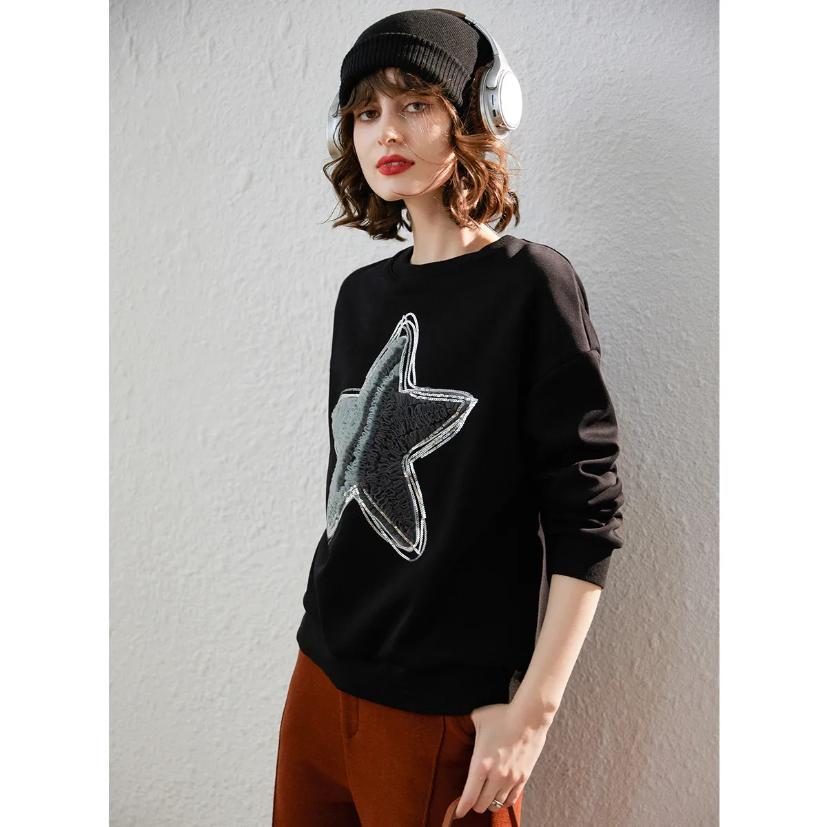 LOUIS YAO 2024 Winter Collection with Thick Velvet Women's Hoodie Three Dimensional Embroidered Pentagram Long Sleeve Top 6