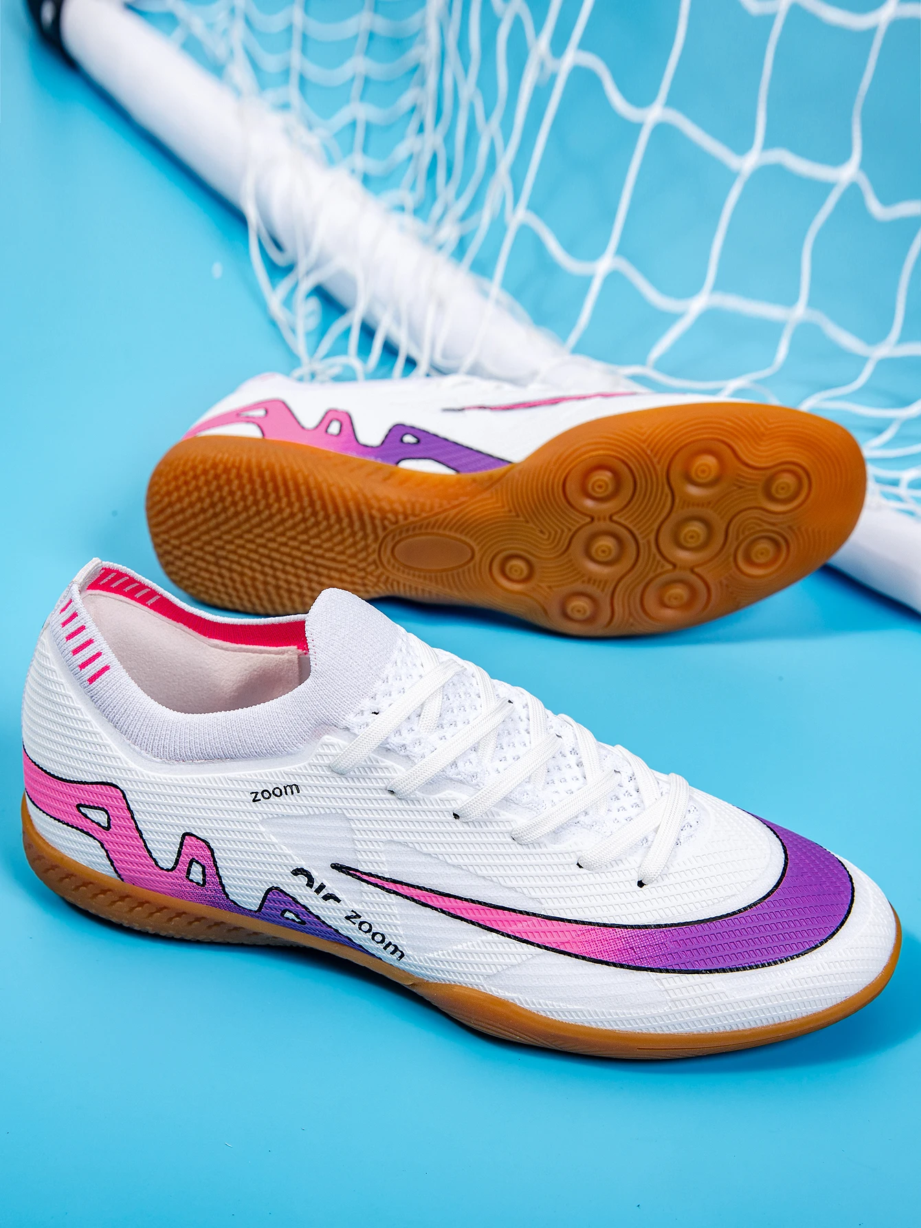 Description Picture 4 of itemSports Indoor Flat Bottomed Soccer Shoes Teenagers Low-Tops Comfortable Training Shoes Adult Non Slip Durable Football Shoes