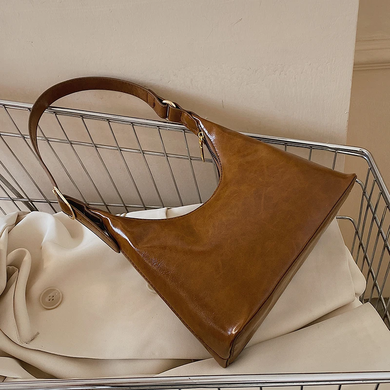 Рисунок 2 - Сумка на плечо Half Moon для женщин