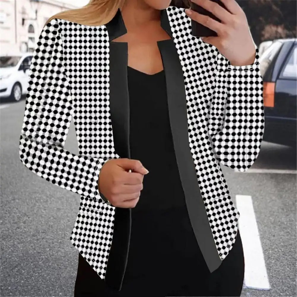 Рисунок 4 - Женское легкое пальто