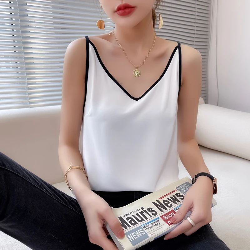 2022 Ladies Silk Camisole V-Neck New Satin Interior Suspenders Spring Summer Wild Top Net Red Loose Thin Women Vest Four Seasons