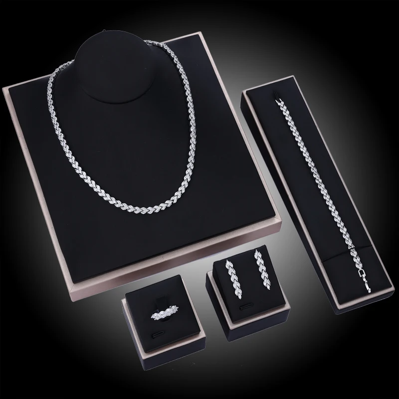 

2024 Simple Atmosphere Wedding Fashion Jewelry Set 4 Pieces CZ Pendant Bracelet Ring Earrings Women's Accessories Designs