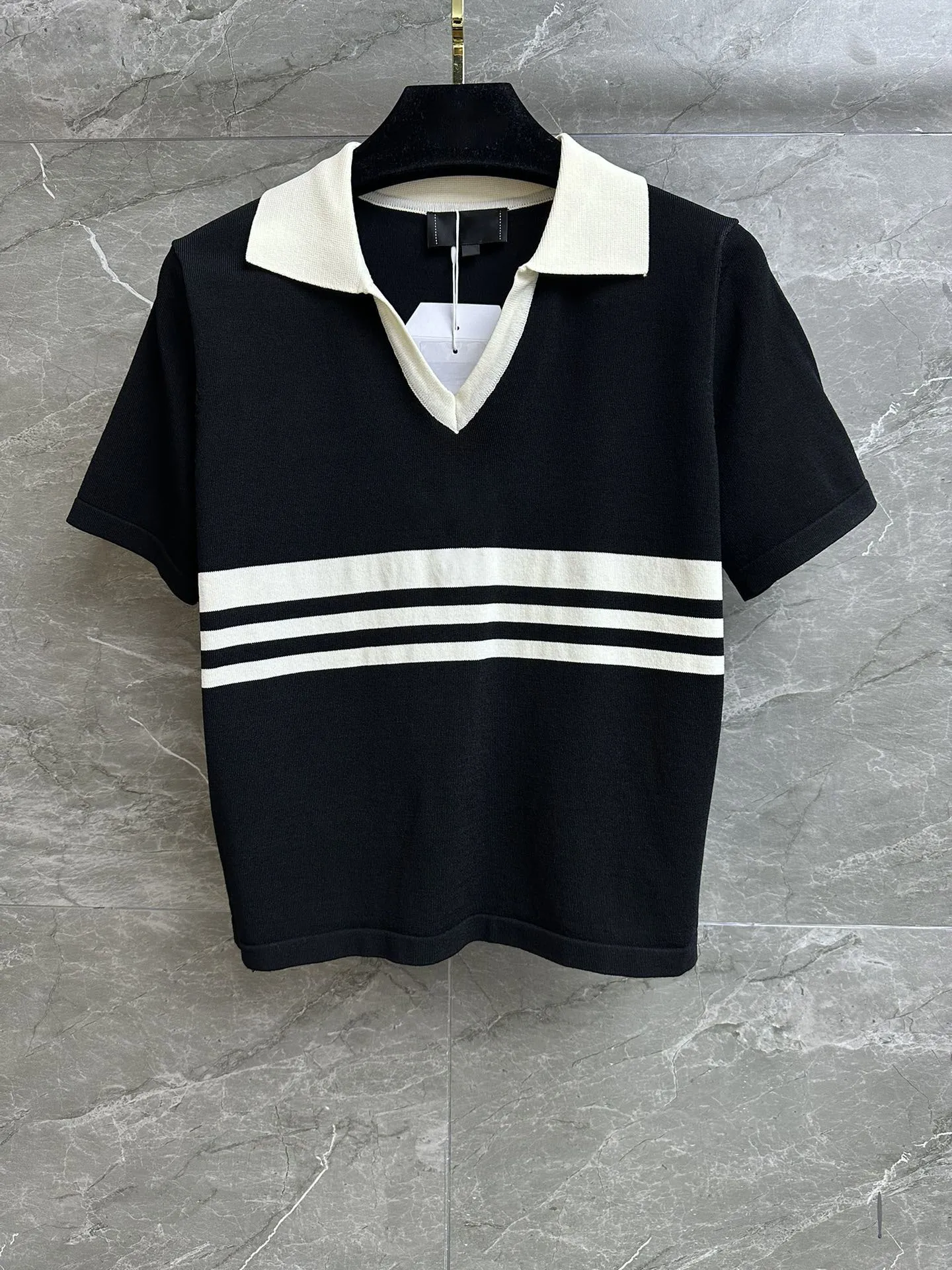 

2023 Embroidery matching color shirt lapel neckline design