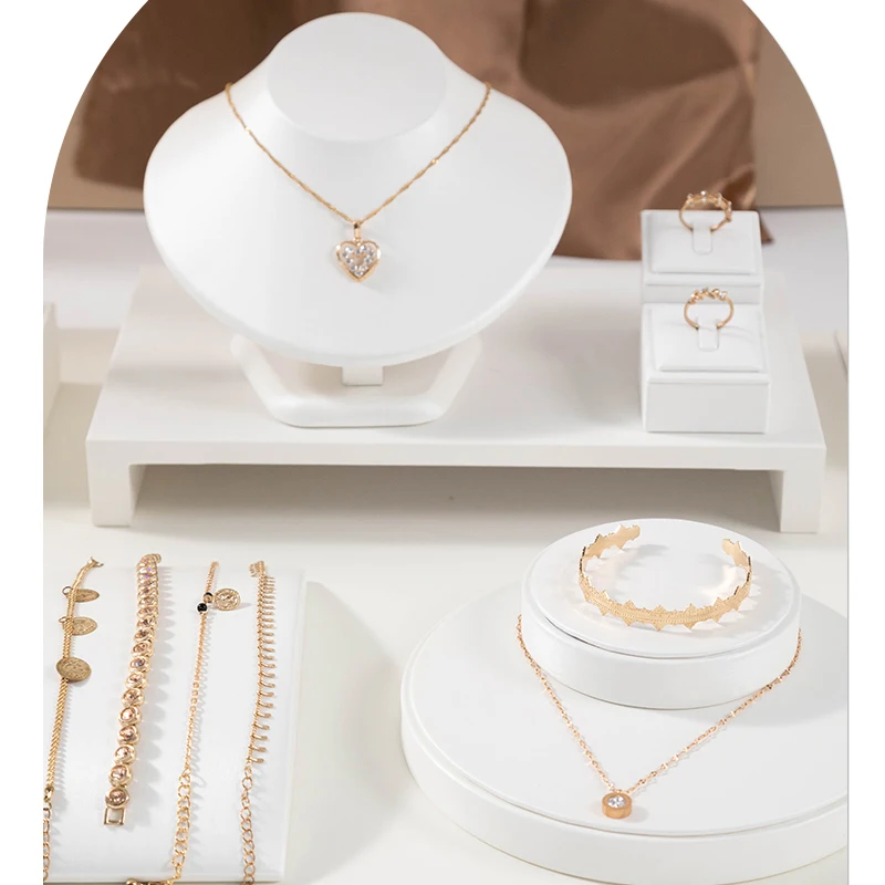 White Leather Pendant Necklace Chain Jewellery Display Bust