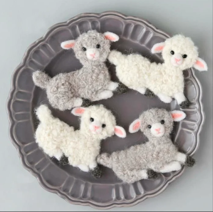 Little sheep Brooch gray brown wool needlepoint kit wool felt needle felting decoration craft needlecraft DIY handmade