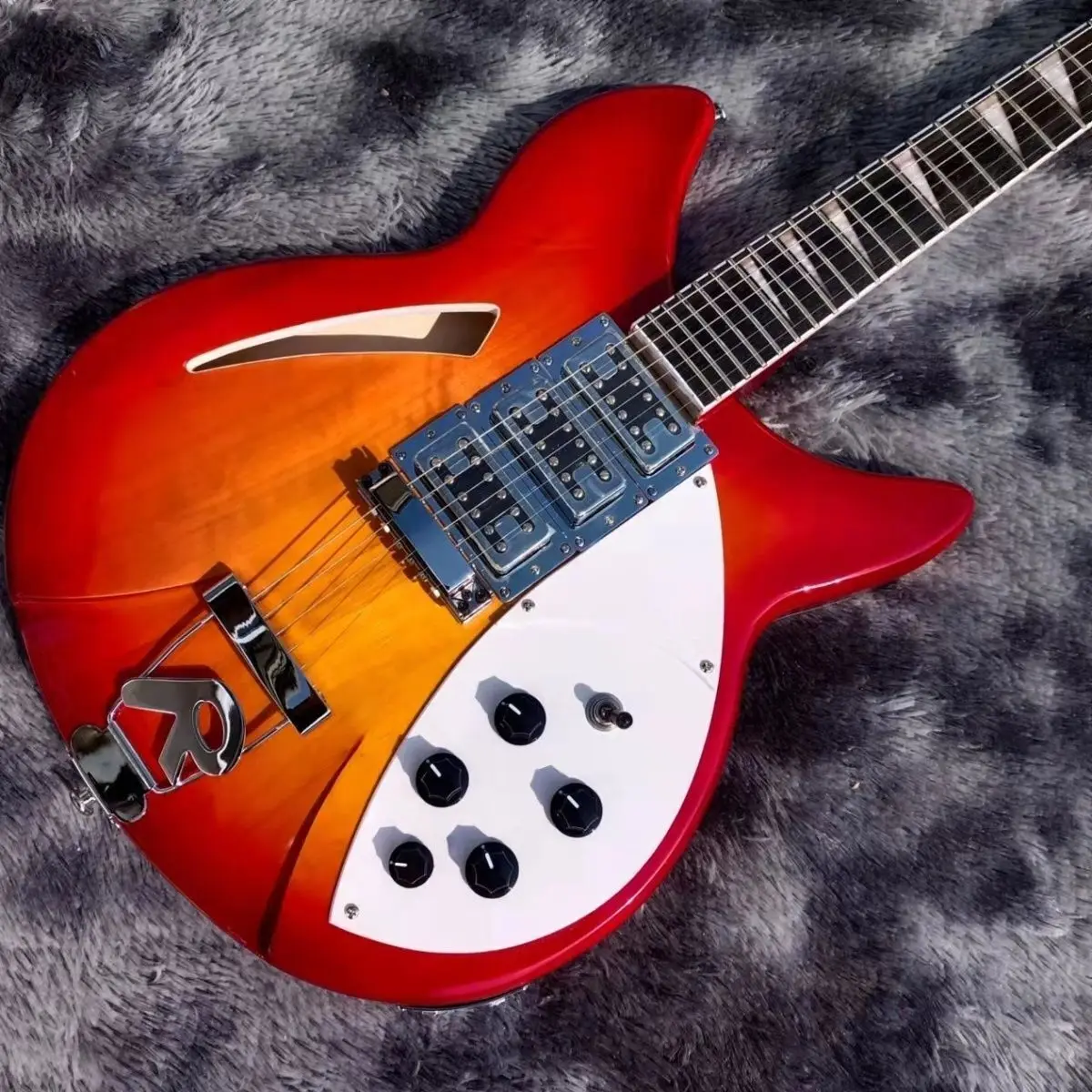 

Customization 6-string Semi Hollow Electric Guitar Scrambled Eggs with Tomatoes