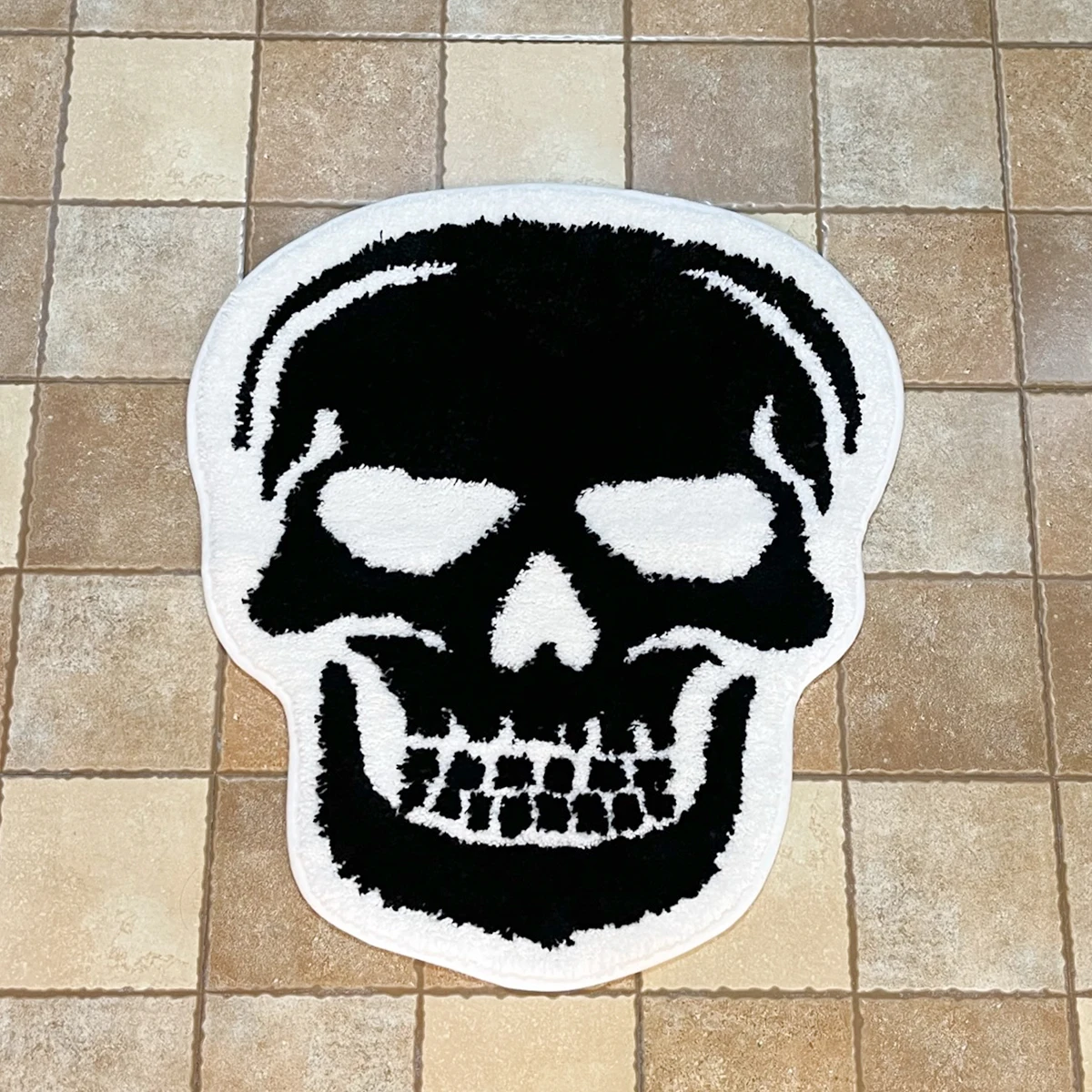 Skull Head with Broken Heart Tattoo Bathroom Rugs,Soft Absorbent Bath  Mat,Machine Washable Dry Bath Mats for Indoor Living Room, Tub and Shower,  30 x 26 : : Home