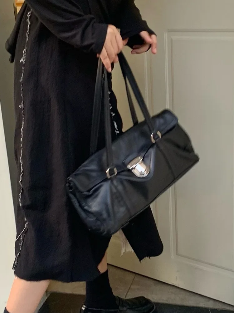 

2022 Women New Fashion Soft Lychee Dot Pattern Underarm Bag Shoulder Bag Motorcycle Bag Office Daily