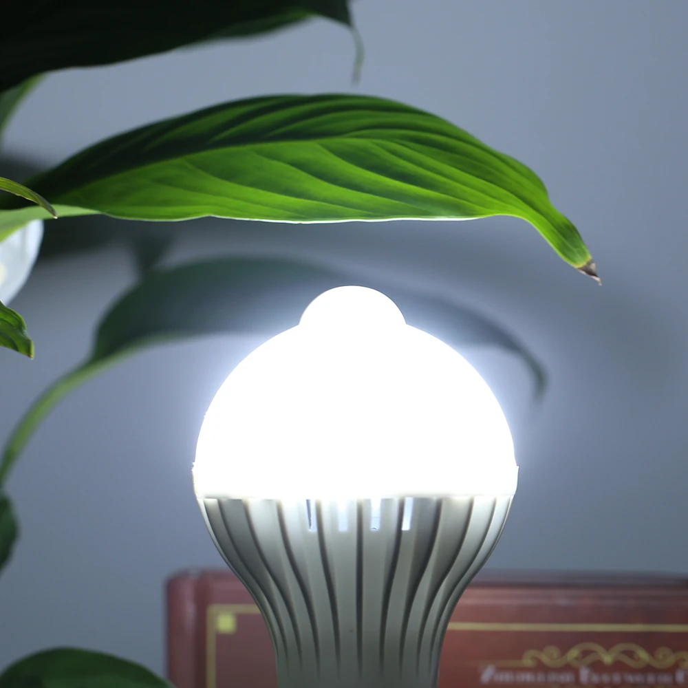 Elegant LED Ceiling Light for Home Decor – Modern Round Chandelier with Ambient Night Illumination