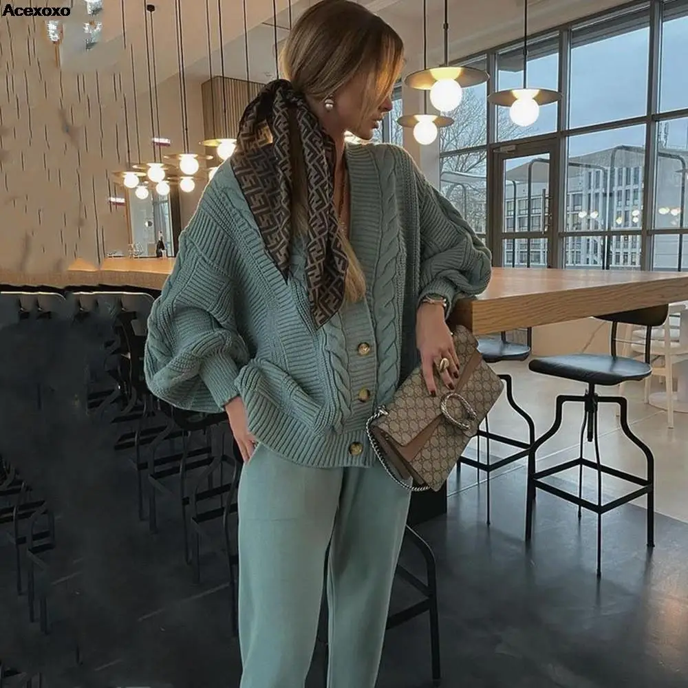 

2023 Autumn/Winter fashion V-neck solid color sweater set for women