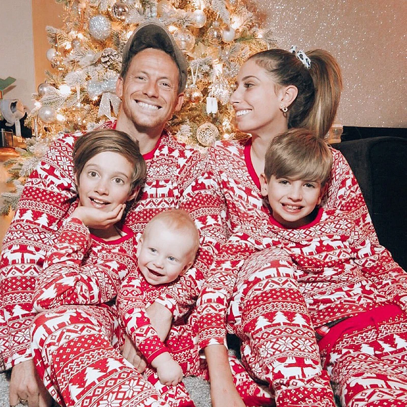 thumbnail image 2 of Conjunto de pijamas navideños 2024 Conjuntos familiares a juego Pijamas navideños para adultos, madre e hija, padre e hijo Ropa de pijama para mamá y yo, 2 of 5