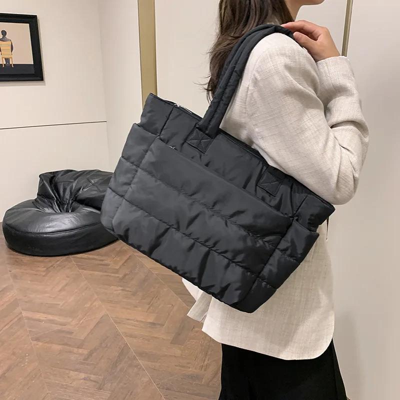 Large Capacity Tote Bag Versatile Handbag for Women Commuting Bag Messenger Shoulder Multiple Pockets Mummy