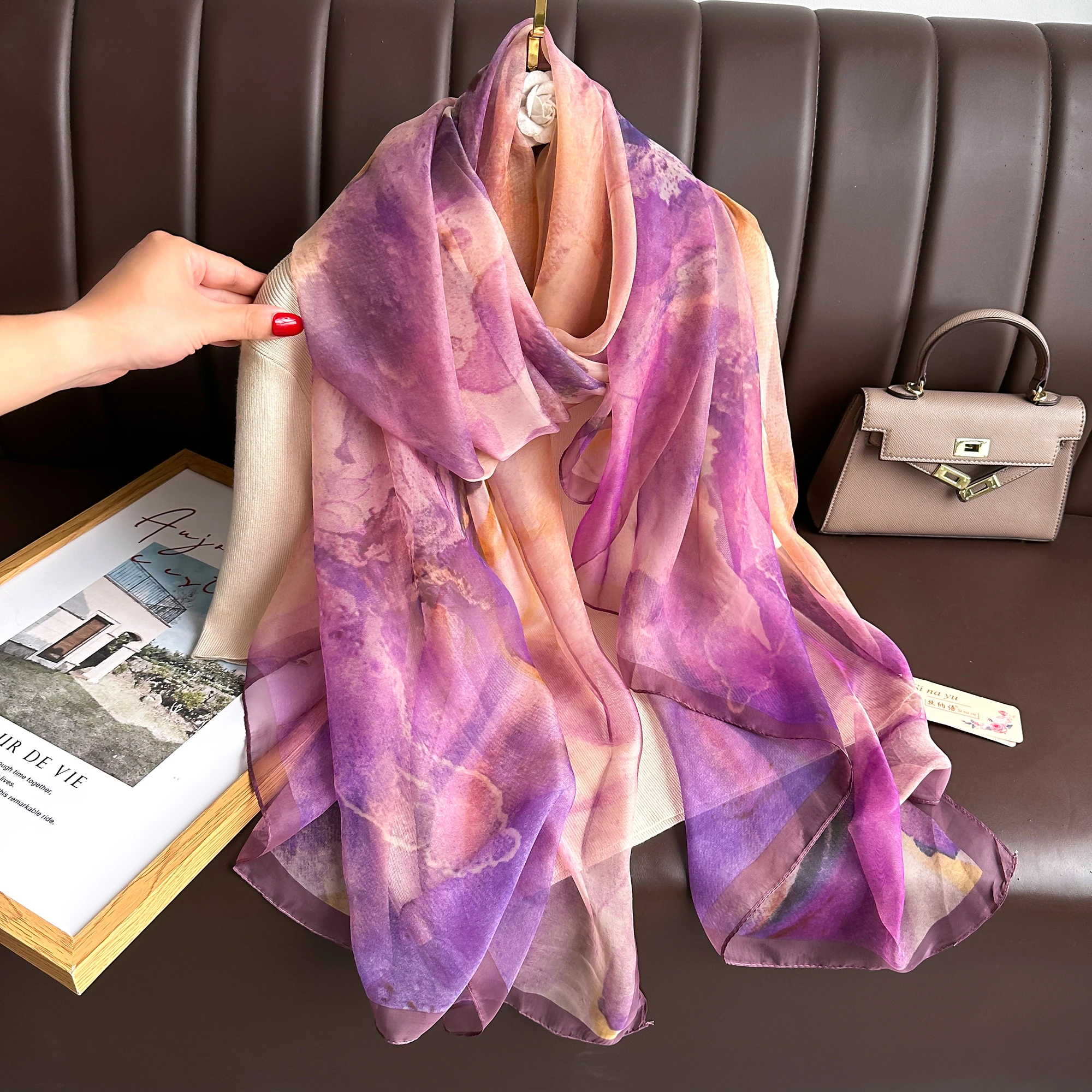 2025 Four Seasons Fashion Dustproof Big Bandanna Popular Yourou Silk Shawls Scarves NEW Luxury Print Sunscreen Beach Towel