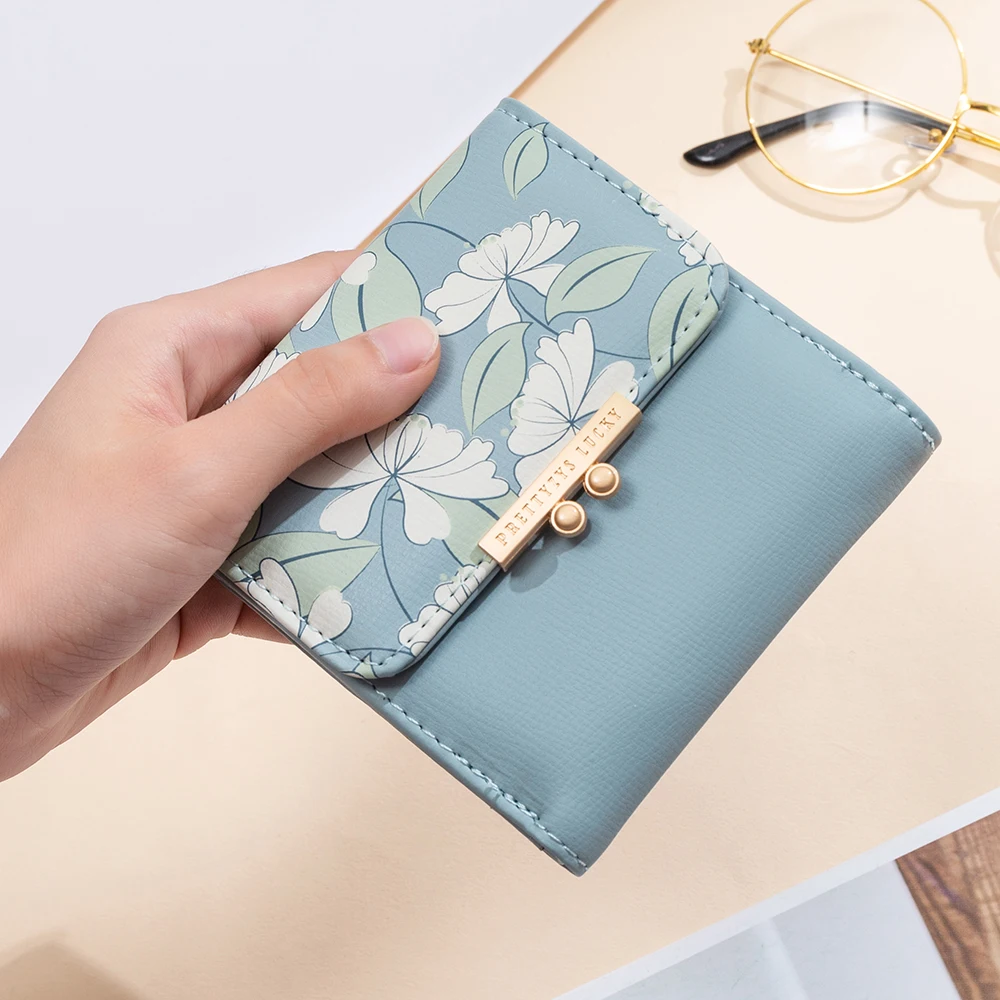 

Prettyzys Wallets for Women, Card Holder Trifold Ladies Wallets Coins Zipper Pocket with ID Window Printed Mini Purse