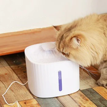 The new cat water fountain features an automatic circulating water flow system, keeping pets' mouths dry, suitable for dogs and