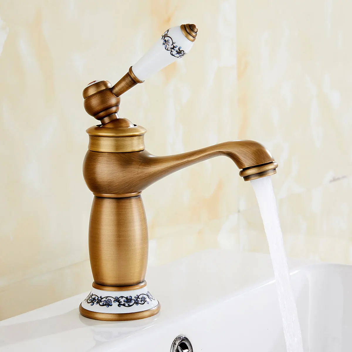 

Mixer Faucet Metal Single Lever Handle Sink Taps Hot and Cold Water Sink Mixer Tap Retro Water Saving Easy Installation Basin