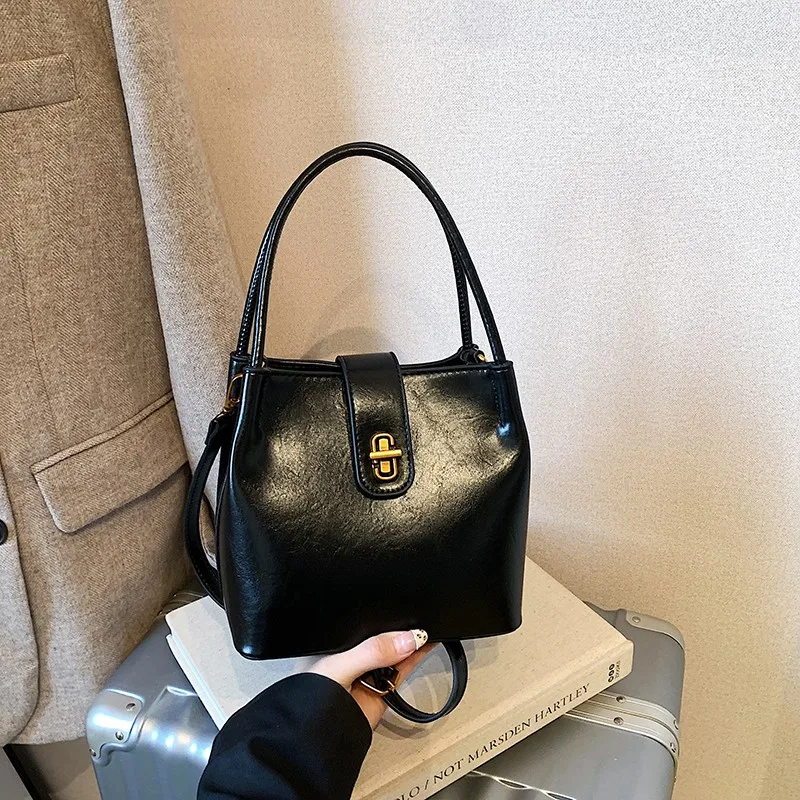 Women PU Crossbody Bag Solid Color Shoulder Bag Bucket Bag for Travel Shopping Daily Use