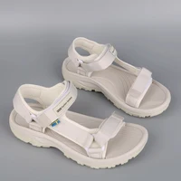 Sandales de sport d'été pour femmes, chaussures de marche de plage respirantes à bout ouvert, sandales plates légères et confortables pour les voyages en plein air 2