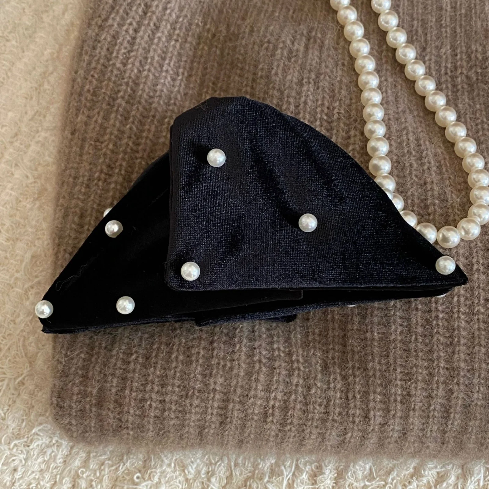 1PC Velvet Bow Hair Claw, Black Pearl-embellished Large Hair Clip, Elegant Vintage Hair Accessory For Women, Chic Updo Hair Grip