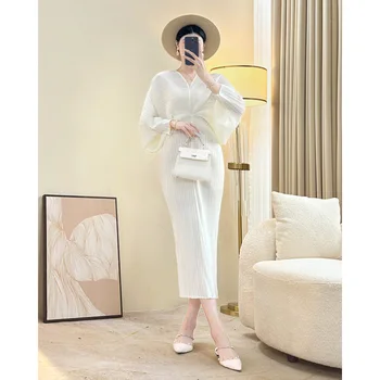 Elegante abito longuette plissettato Miyake con maniche a pipistrello, vestibilità ampia, stile minimalista chic, abito da donna