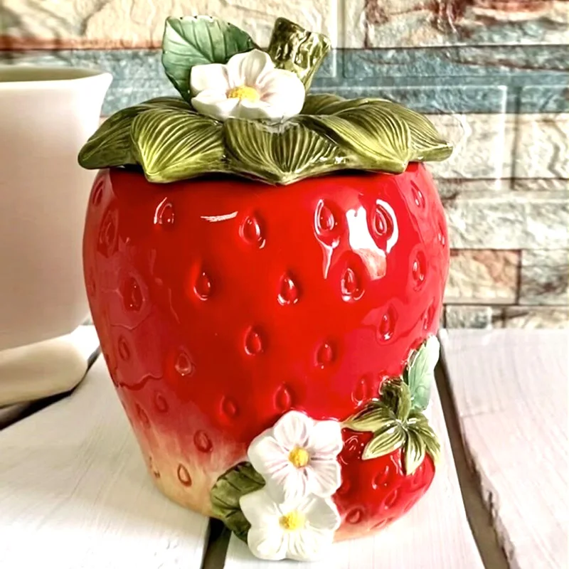 

European-style ceramic strawberry Sealed jar Candy jar Snack Grain multigrain Storage jar Tea Box with lid cute decorative jar