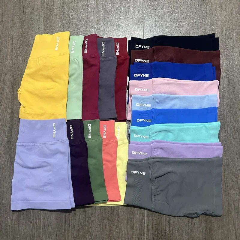Impact Shorts with Logo 4.5'' Low Waist Seamless Yoga Shorts Scrunch Bum Gym Shorts Workout Biker Short Stretch Fitness Short 5