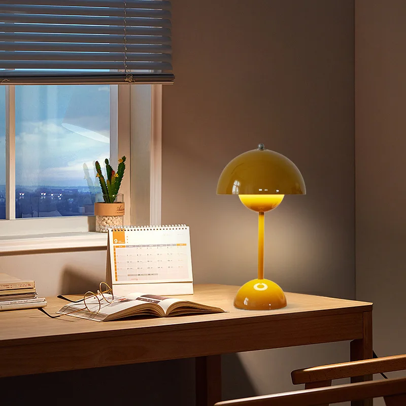 Mushroom Flower Bud LED Table Lamp Creative Top Touch Switch Night Light Modern Nordic Style Living Room Bedroom Decoration
