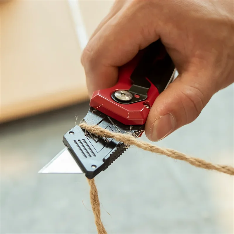 갈라코크 접이식 유틸리티 나이프, 블레이드 보관 및 빠른 교체 기능이 있는 접이식 박스 커터, 손잡이에 추가 블레이드 3개 포함, 알루미늄 바디