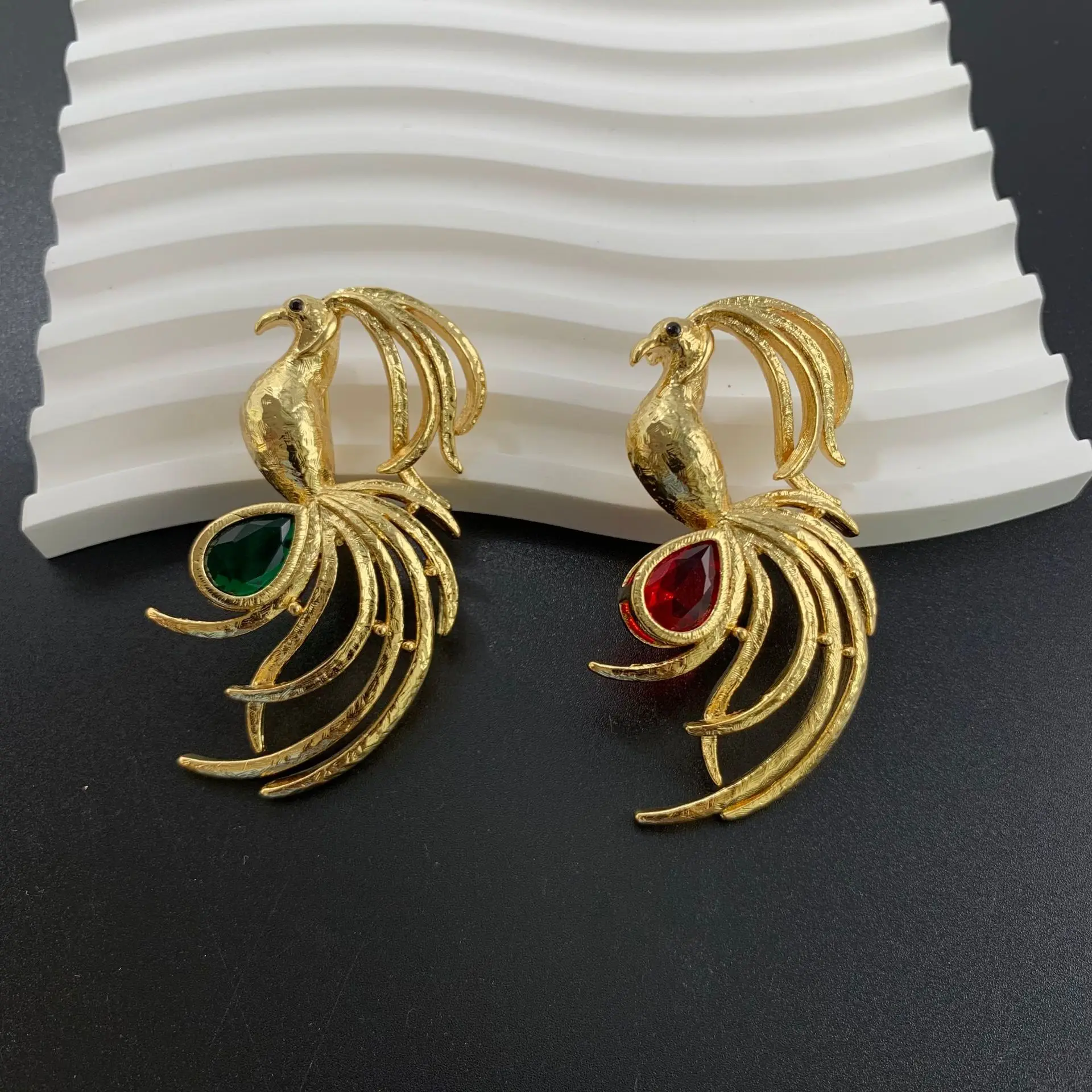 Zircon brooch for bird of paradise and phoenix chicken