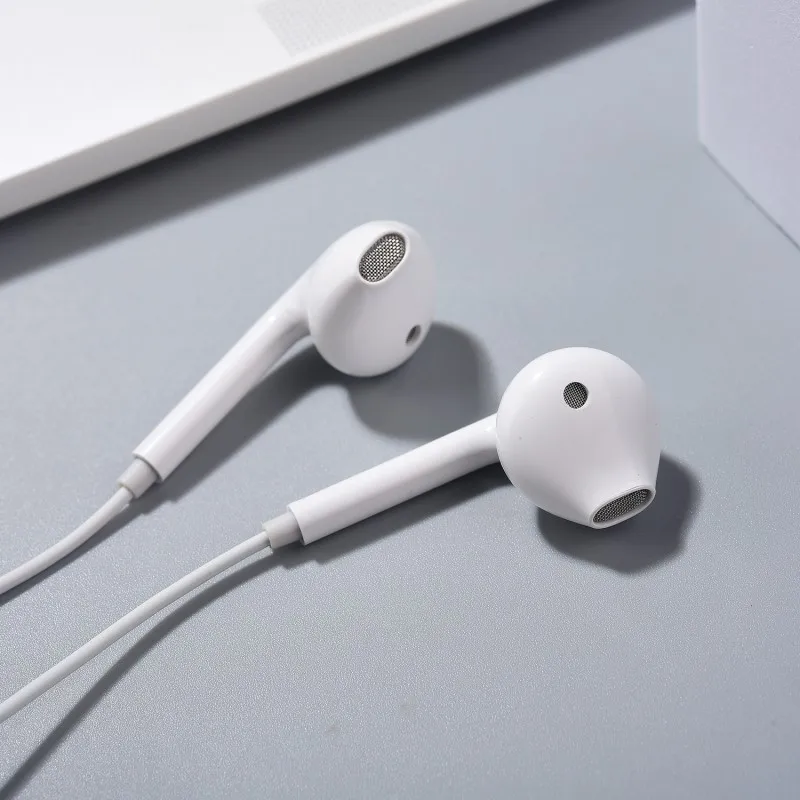 VIVIO USB Type C Earphone In Ear Wired Headphone With Mic Sport