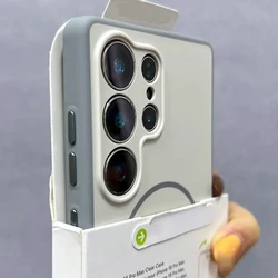 Custodia rigida magnetica antiurto opaca semplice con compatibilità per ricarica wireless MagSafe