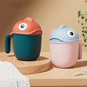 Bagno per bambini Soffione doccia Tazza per risciacquo Squalo cartone animato Doccia carina Lavaggio Accessori per il bagno Giocattoli da bagno per bambini da 0 a 6 anni