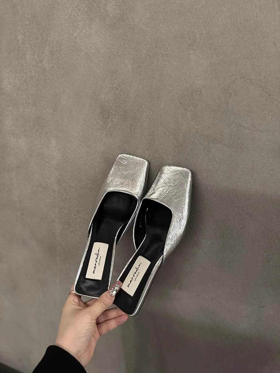 Neue Sommer-Damen-Outdoor-Halb-Slipper-Stil, lässige Single-Riemen-Sandalen mit niedrigem Absatz und klobigem Absatz, vielseitig und modisch – Detail 7