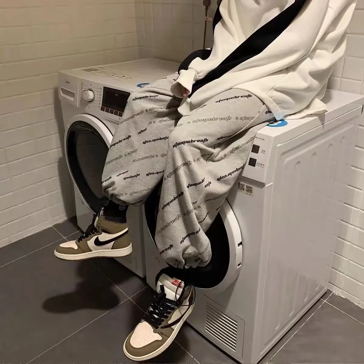 Sweatpants Male Streetwear Wide leg Oversized Pants Men Casual Joggers Sport Pants Basketball Man