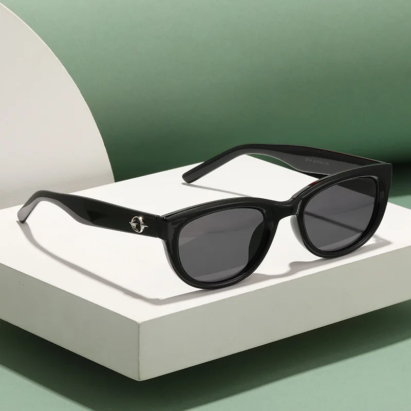 

2023 New GM Retro Small Frame Trendy Street Photo Cat Eye Sunglasses Fashion Triangle Glasses Men's and Women's Frame Sunglasses