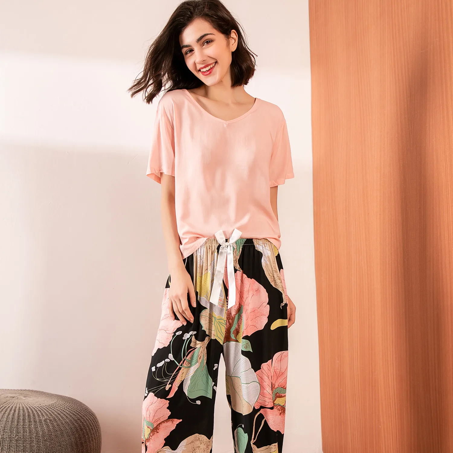 Women Summer V-neck Big Leaf Printed Pajamas Suit Cotton Silk Simple Style Loose Soft Homewear,women pajamas set,women pajama suit,cotton pajamas set